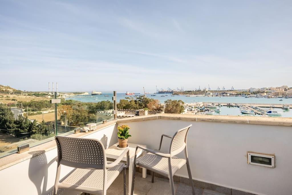 Ferienwohnung Seagull Penthouse Marsaxlokk Exterior foto