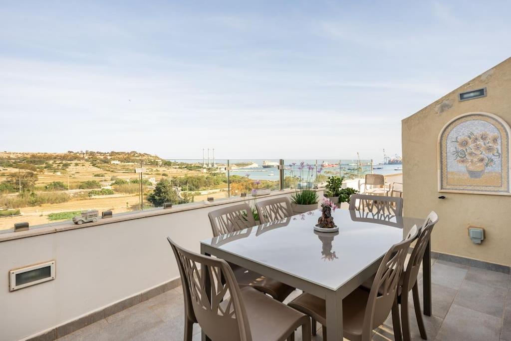 Ferienwohnung Seagull Penthouse Marsaxlokk Exterior foto