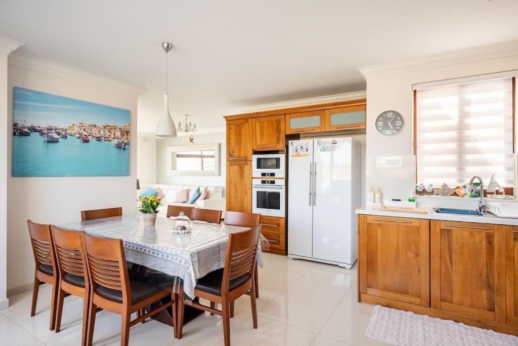 Ferienwohnung Seagull Penthouse Marsaxlokk Exterior foto