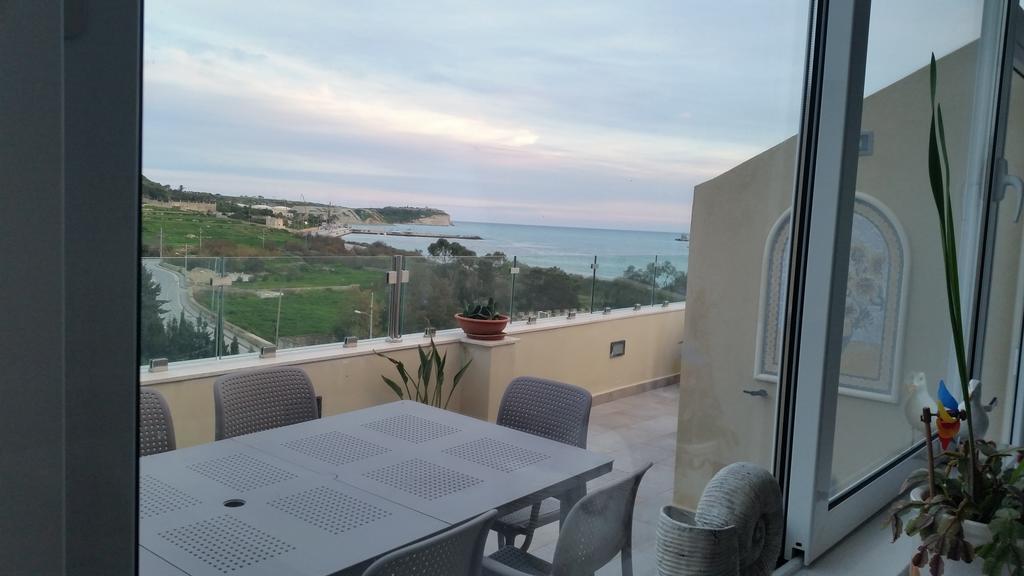 Ferienwohnung Seagull Penthouse Marsaxlokk Exterior foto